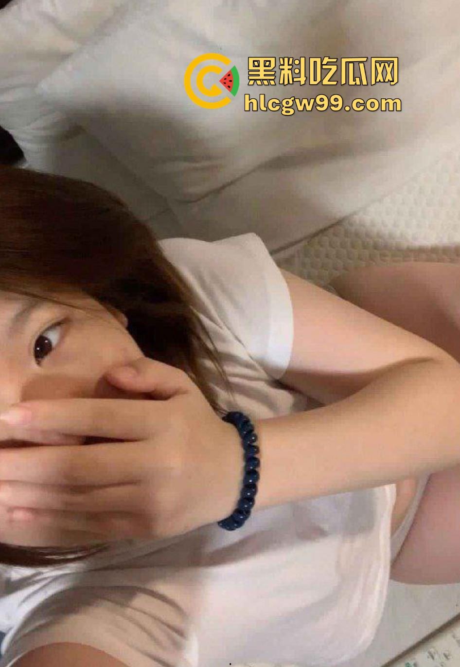 湖南工程学院高颜值萝莉少女【吴冰冰】不良视频曝光，清纯与性感并称，反差的让人惊艳！