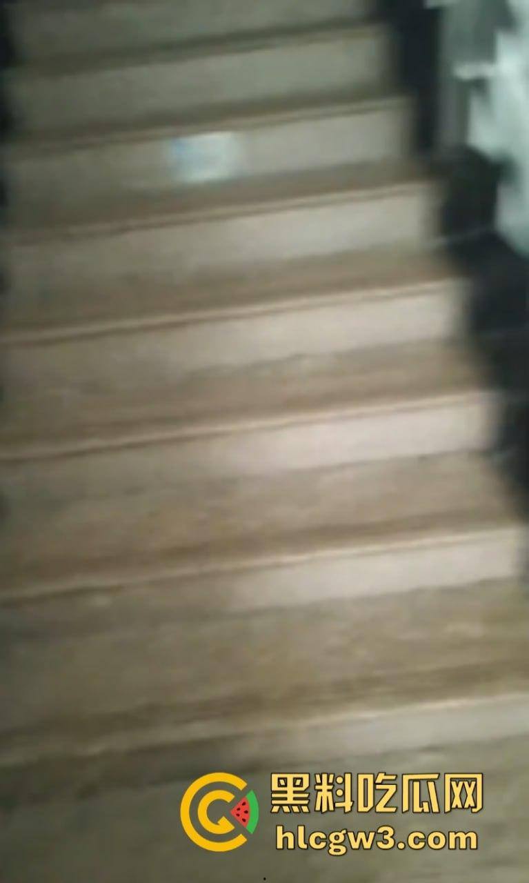 屎不可挡！浙江温州医学院男生宿舍水管爆裂屎花满天飞 这下可要与屎共眠了！