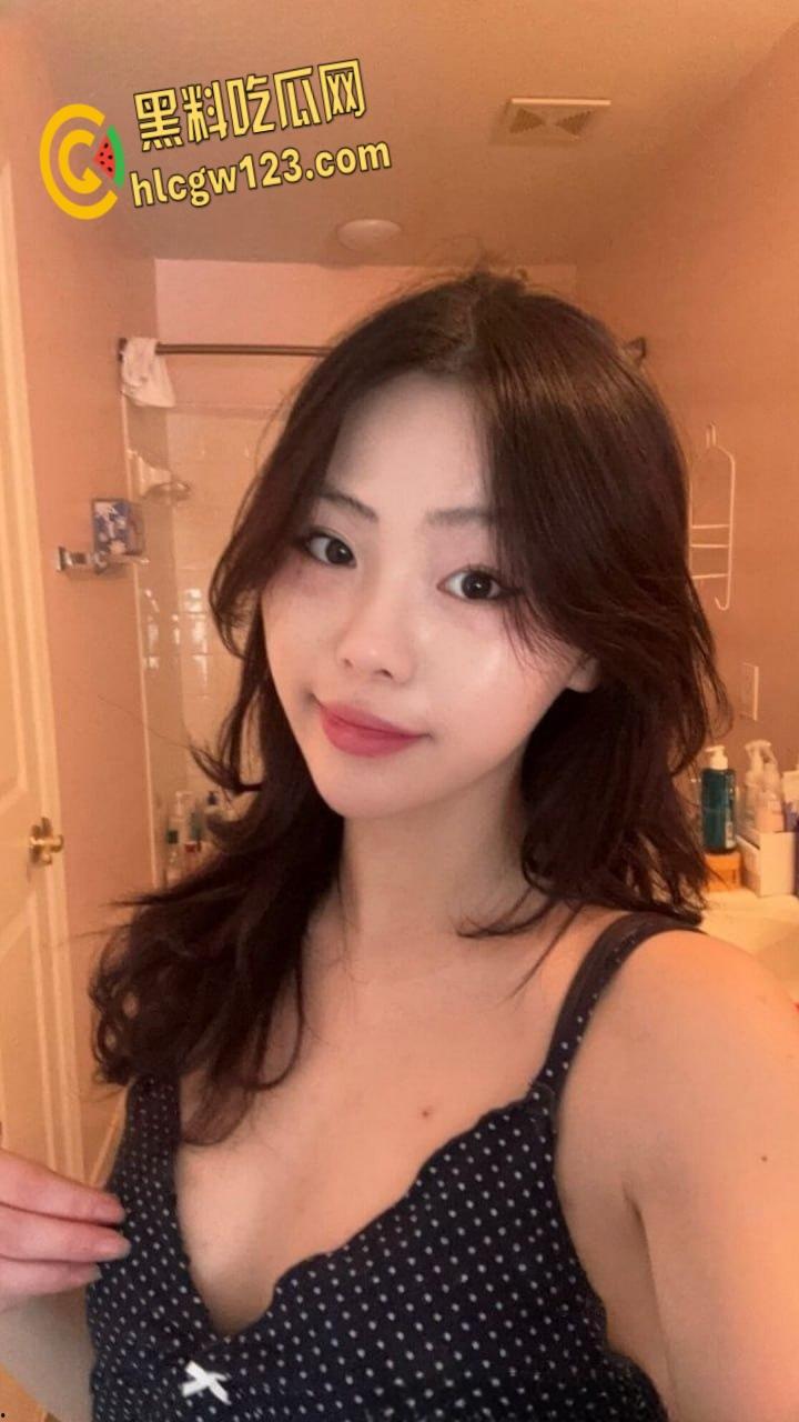 推特清纯反差母狗【喵喵】！美腿大开狂撸粉嫩小穴，淫水四溅高潮颤抖 !