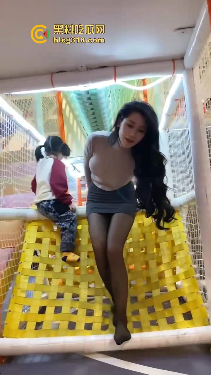 极品御姐也成为了我的胯下之物，身材丰满巨乳诱人，化身无情打桩机，把少妇操得淫水直流！