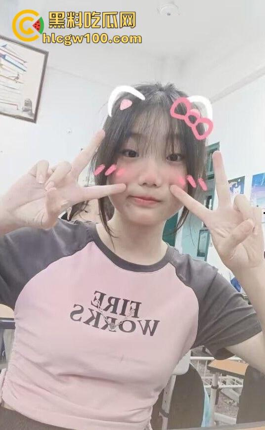 重庆江津职教06年幼师『刘媛』大尺度流出！裸聊自慰拍到拉尿环节，稚嫩鲍鱼怼镜头，狼友隔屏想舔逼！