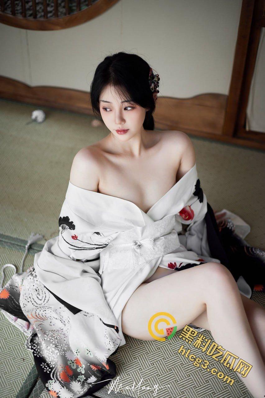 【一颗榴莲】福利姬8月露点自拍视频泄密！性感反差引发热议