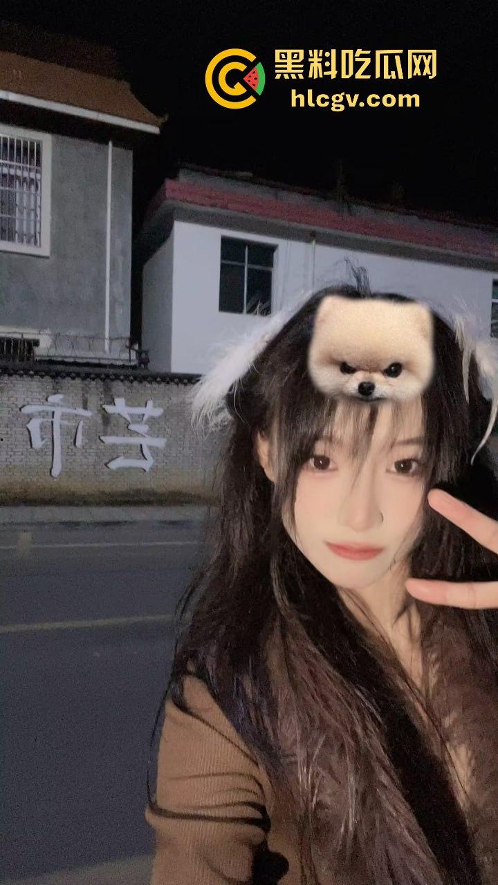 酒吧美女【梦梦】与大哥连麦，一对一自慰福利大放送！高燃挑逗，差点喷湿大哥手机屏幕！