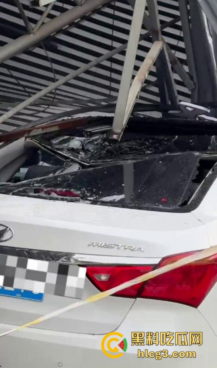 一觉醒来 天都塌了！宜宾市上江北二手车市场垮塌！精品车成了事故车！