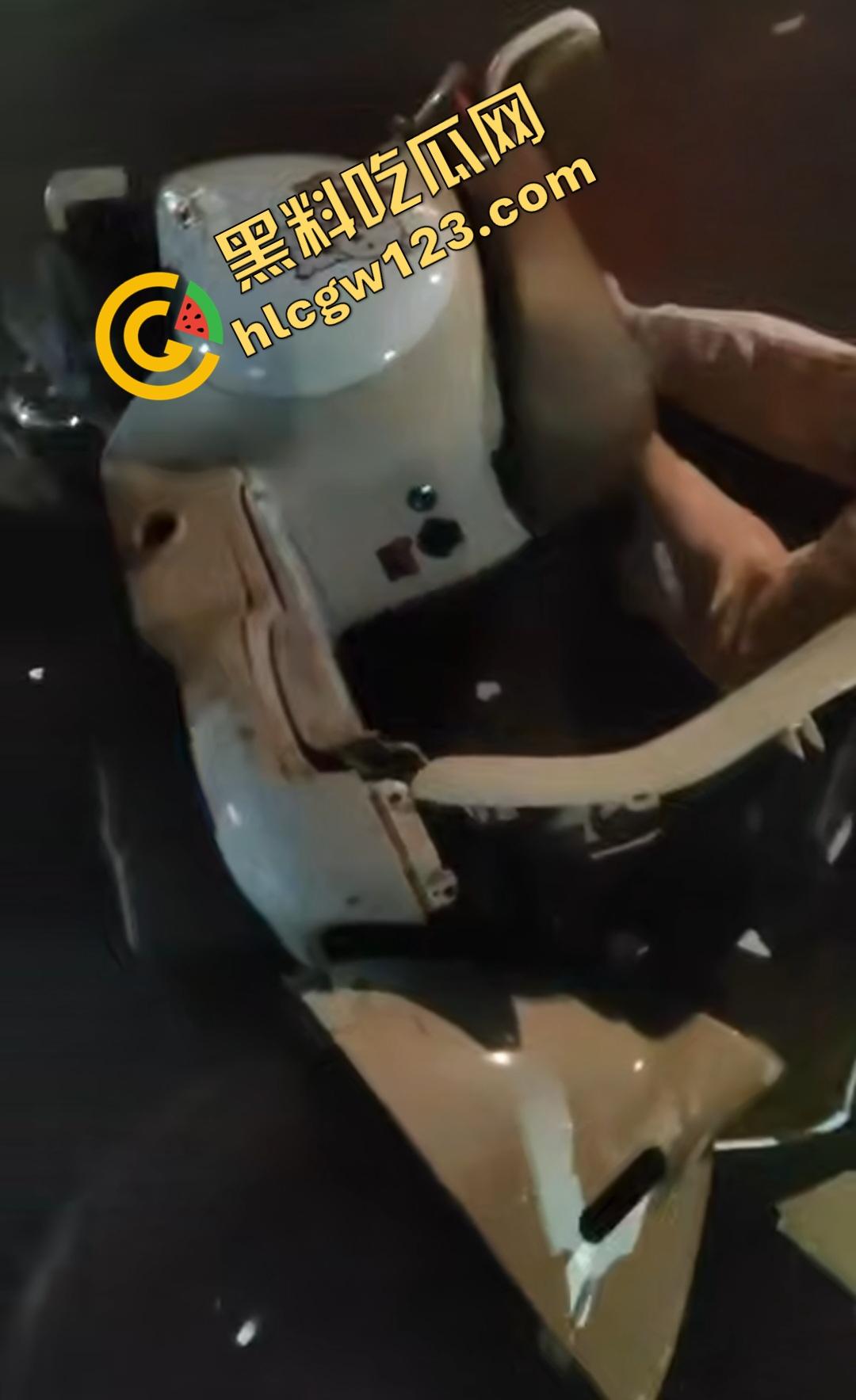 海口琼山精神小妹车祸！小姑娘怕担责直接躺地上装死，差点被货车压断手！