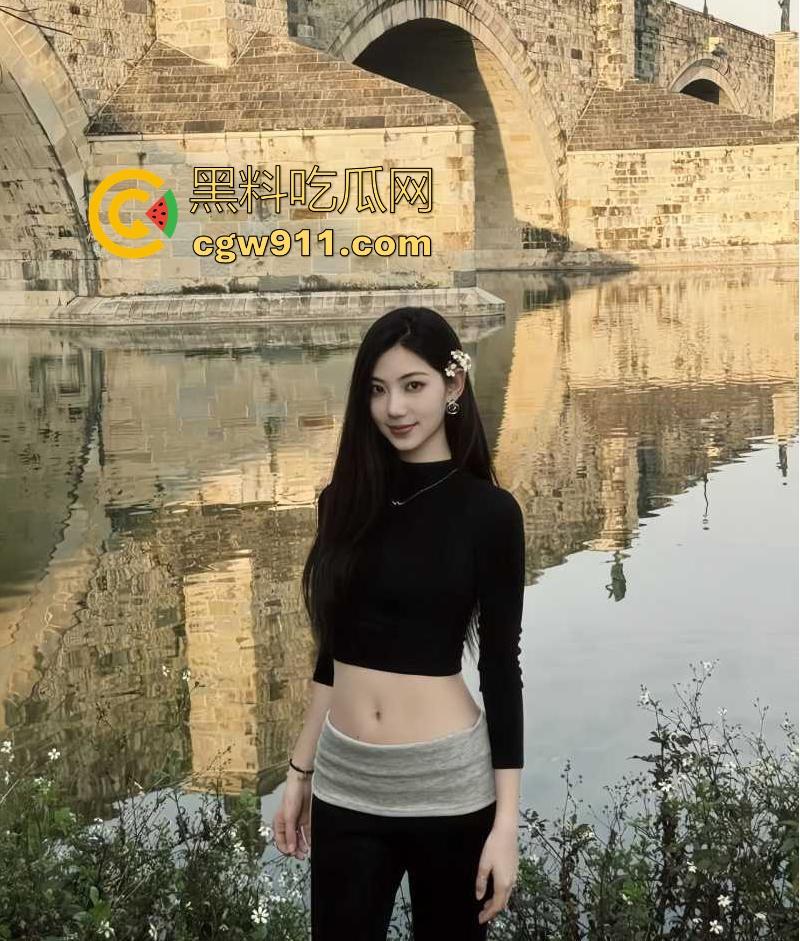 约炮北京气质御姐【周薇薇】激情约会后脱衣探讨，深喉舔屌口水拉丝，大屌无套爆操白虎嫩穴，淫水泛滥！