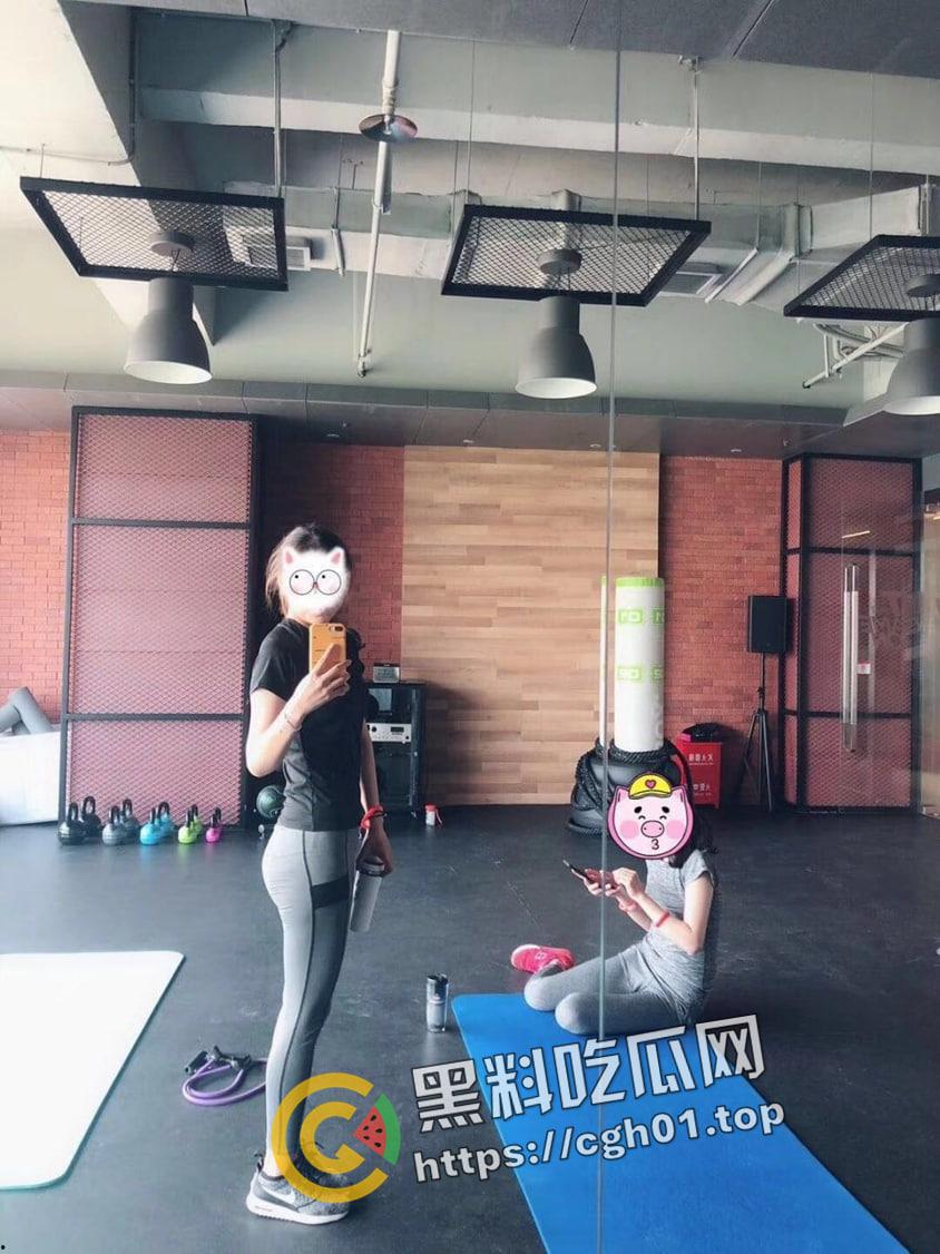 江西极品少妇！风韵十足瑜伽教练被富二代学院后入 御姐味十足 玉足长腿杀人利器