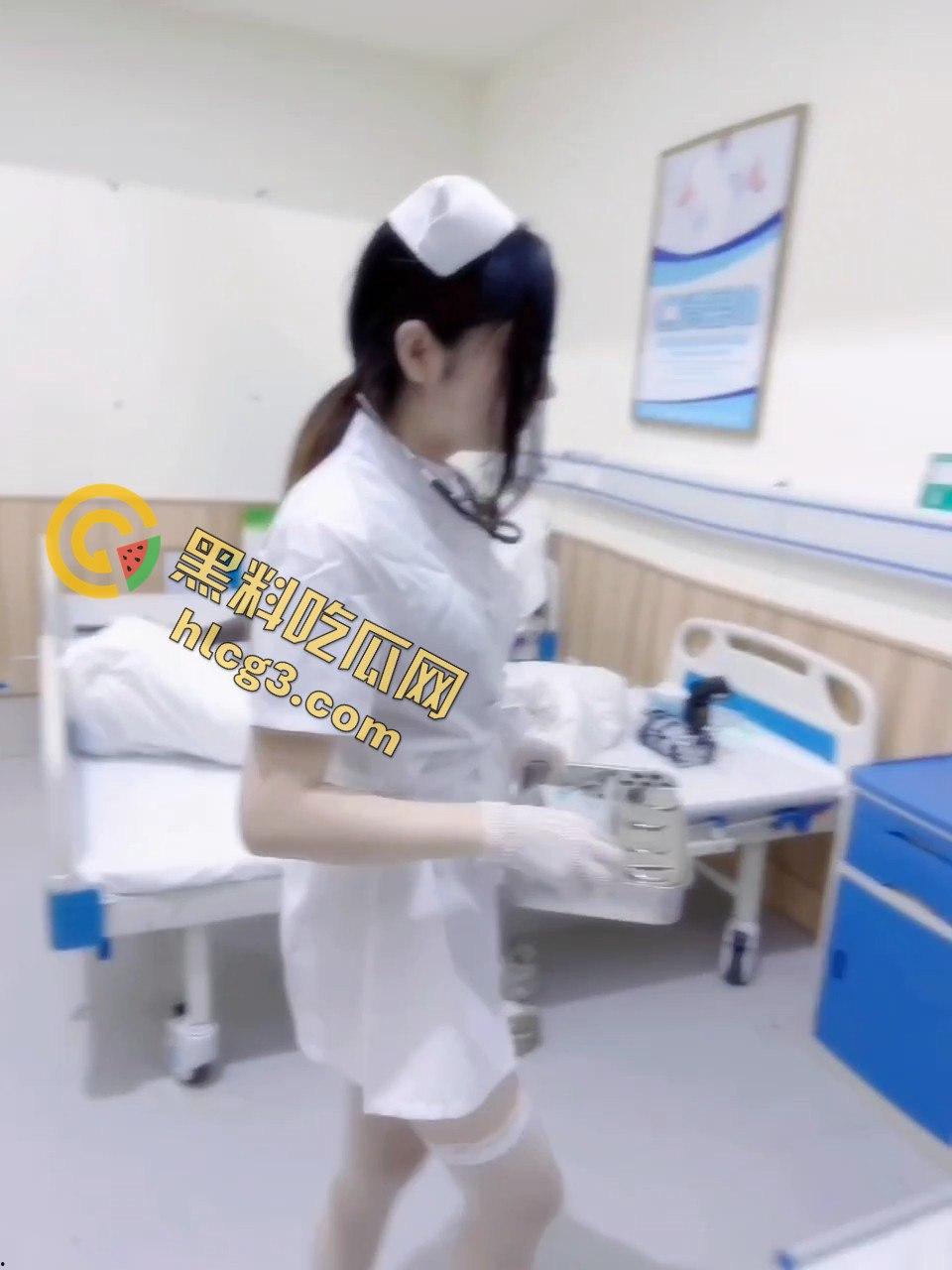 反差小护士互舔扣穴，巨乳丰满诱人黑料配高跟引爆视觉盛宴