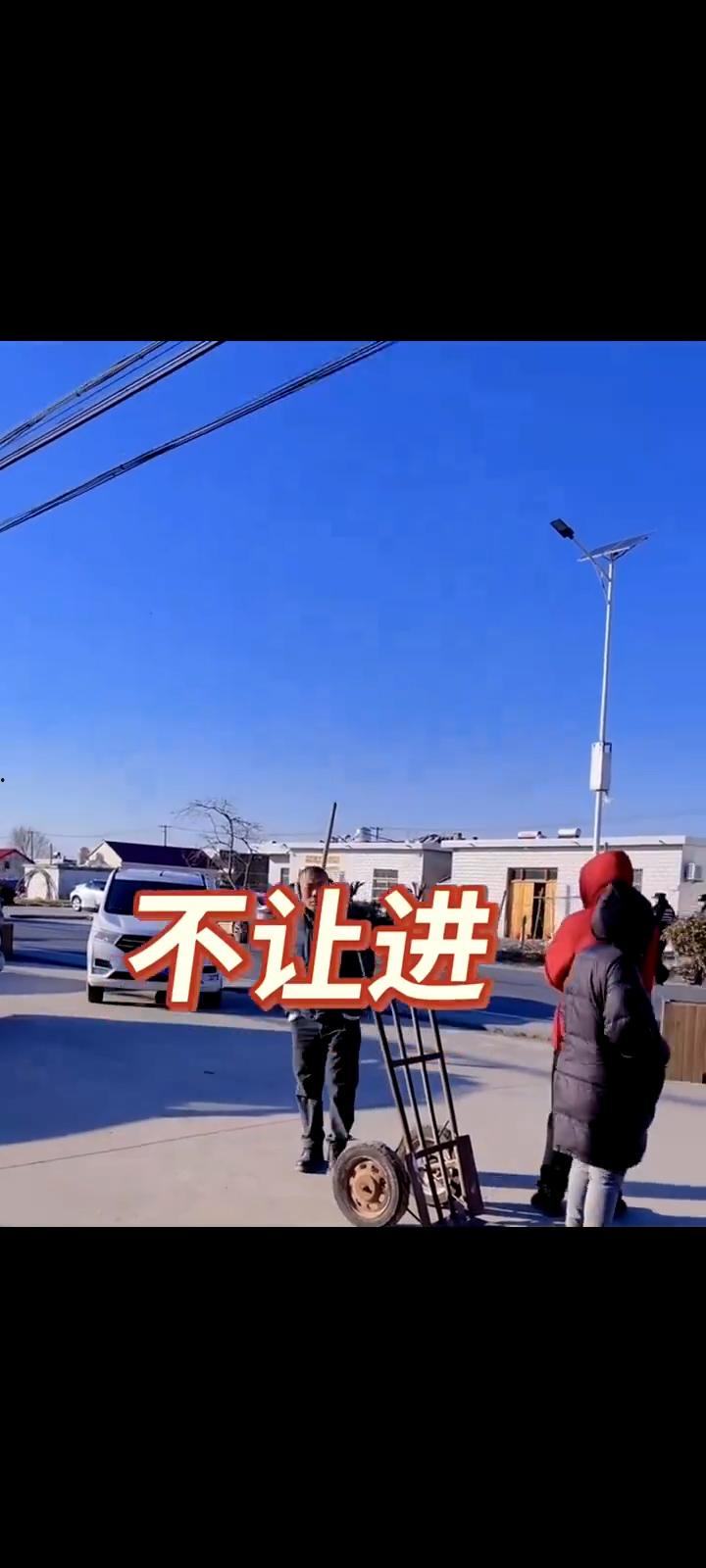 江苏自杀男孩【张新伟】事件再度发酵 抖音网红前往慰问无故失踪 政府新闻发布会弹幕张新伟刷屏