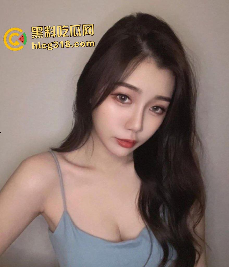 福建师大大三学姐【王渔柯】和男友外出开房，着急脱衣服口交！女上位角度看奶子像核弹般砸下来！