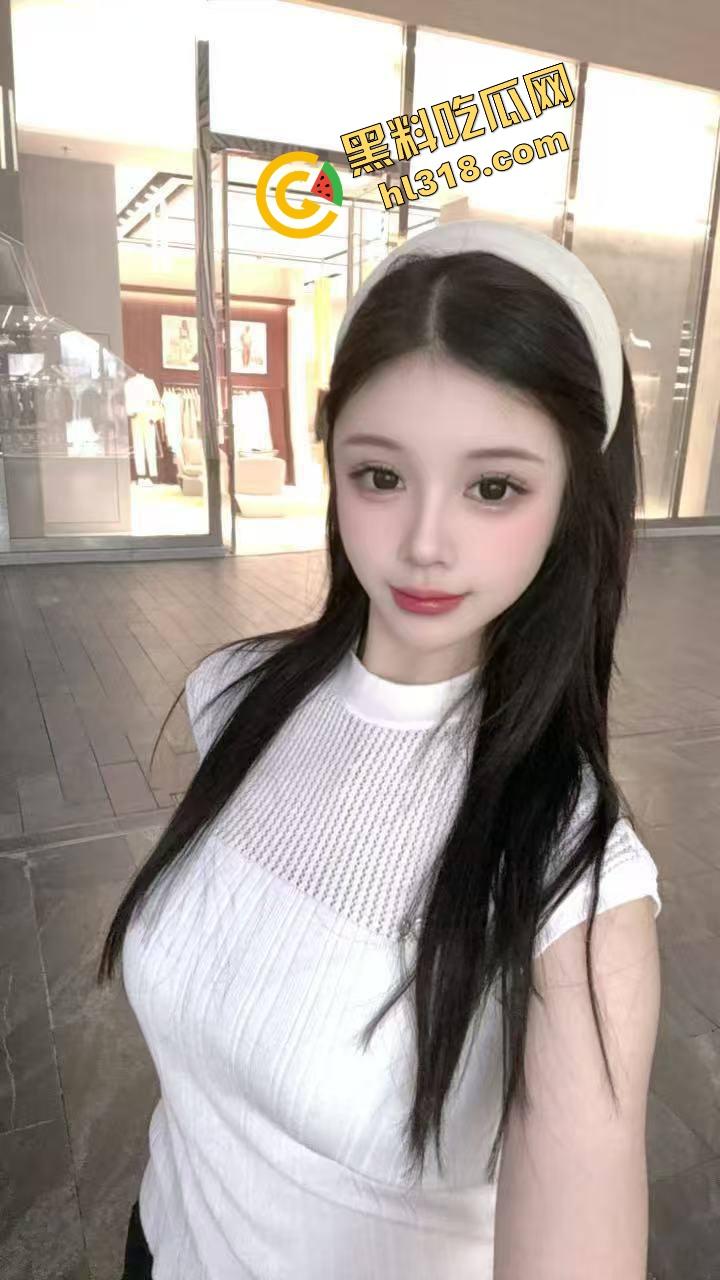 女大学生嫩逼喷水太猛，开房一操床单全湿透，粉穴夹得啪啪响，抽插几下就高潮喷水停不下来！