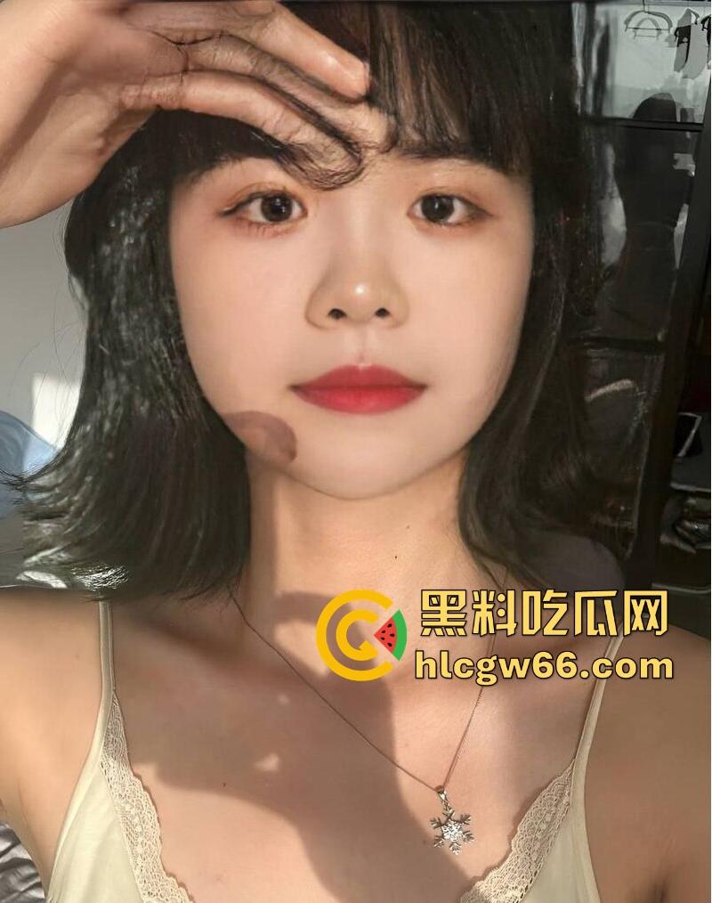 中国社会科学院研究生【杜若凝】再曝丑闻 男友怒揭软件裸聊约炮 饥渴身体含屌求操!