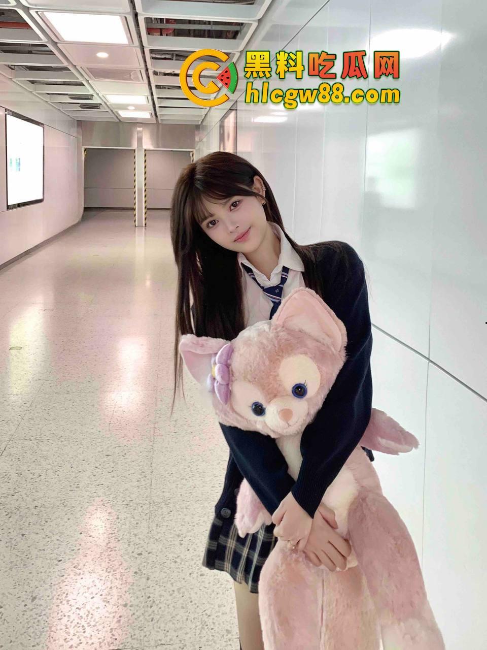 驻马店极品拜金女『袁姗姗』168得身高36D奶量惊人，水多穴紧被操三年，最后还是投奔迈巴赫大爷！