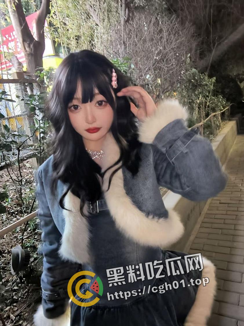 瓜友投稿！扬州职业大学【李茜甜】欲求不满骚母狗求群p 联系方式曝光 她主人就不怕她被玩坏嘛