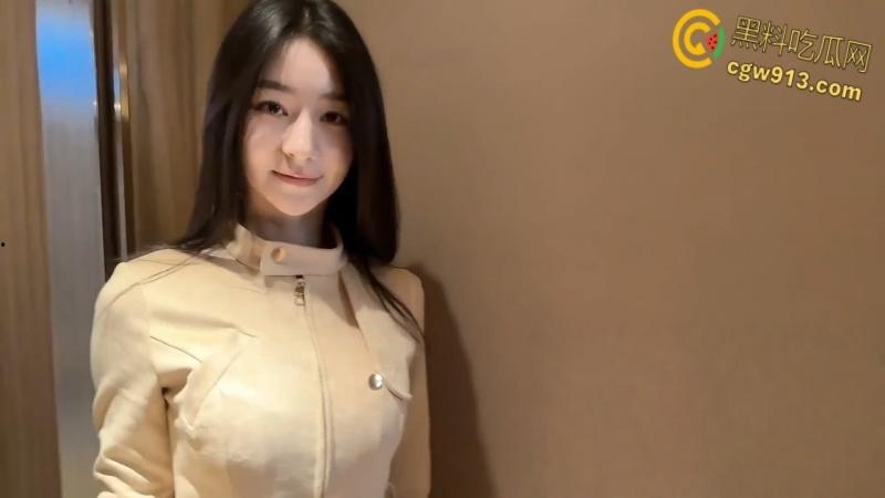 推特高颜值嫩妹，裸贷逾期肉偿，绝美颜值狗绳调教口交，肉丝长靴被肆意玩弄内射，灌成了奶油泡芙！