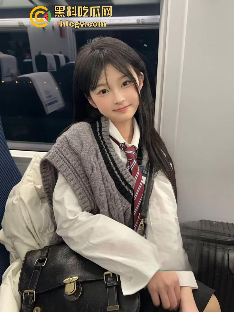 04年小美女【周小喵】在家JK白丝自慰视频流出！一个人自慰也要仪式感十足！