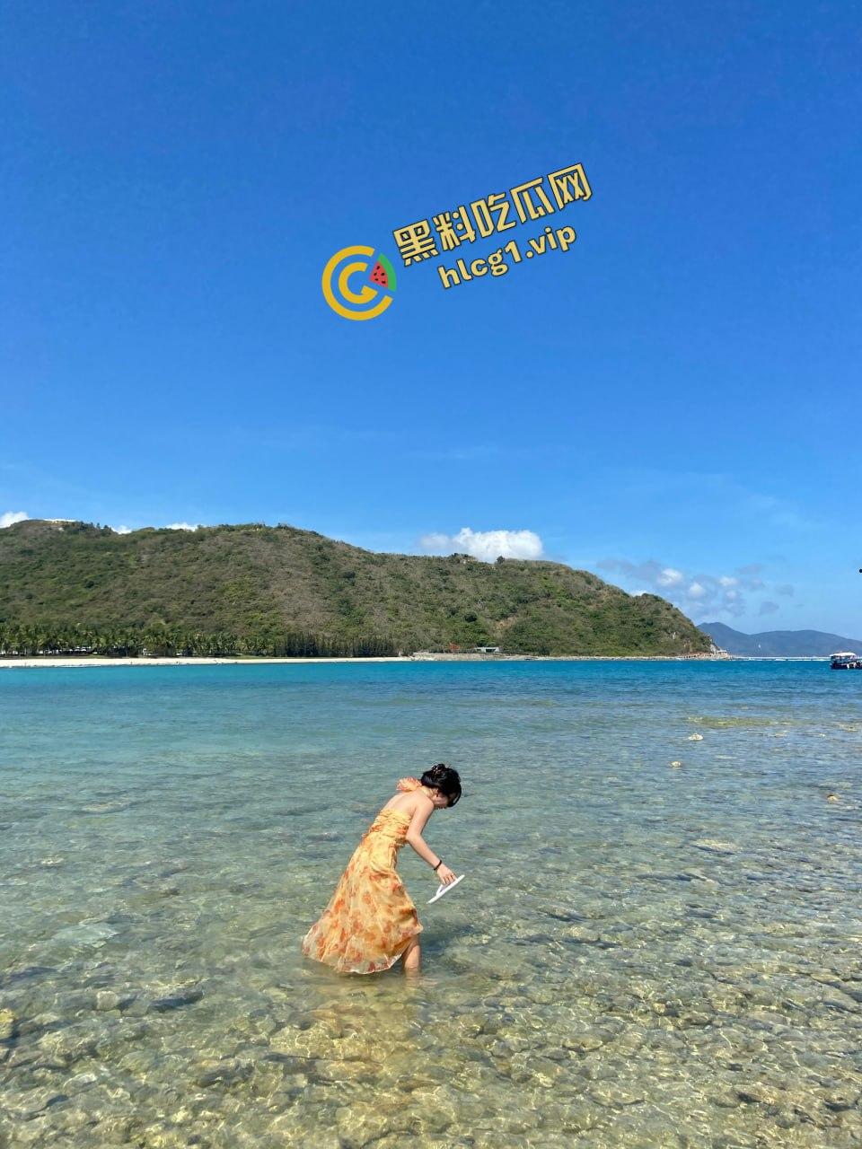 网友投稿曝光！三亚旅游认识的姐妹花，喝酒聊天微醺片刻，酒店卫生间干炮，愉快邂逅！