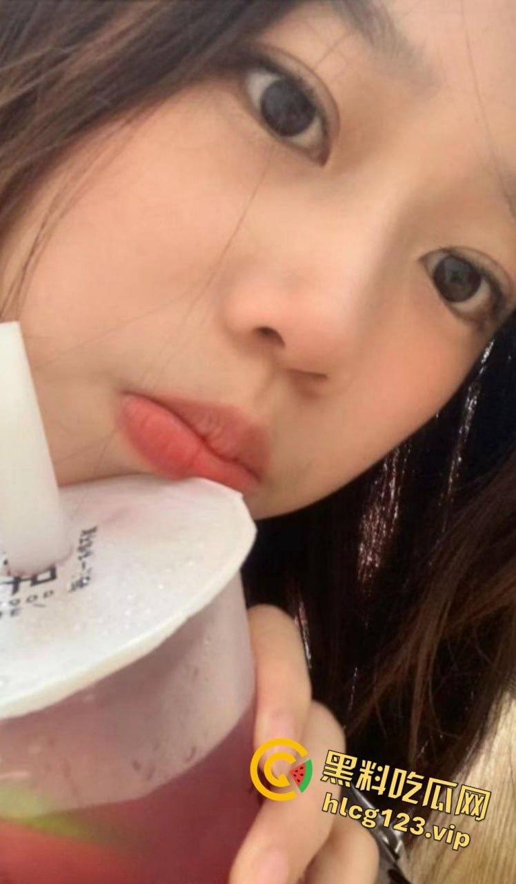 极品双马尾学生妹【欢欢】，甜美萝莉风格私下大反差！COS扮装直播裸舞让人把持不住！