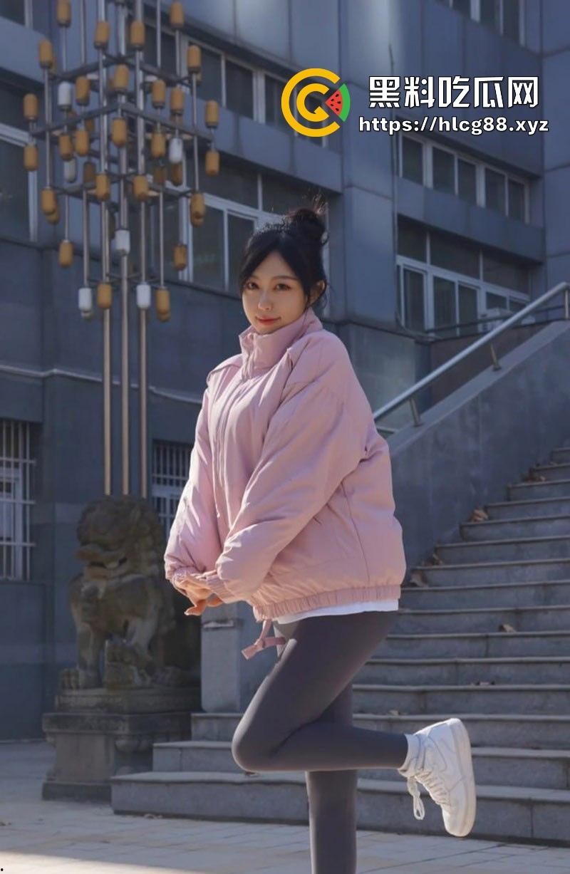 艺术书法系【黎老师】视频流出，知性女教师变反差母狗，女仆装吃鸡挨操，大奶翘臀骚炸天！