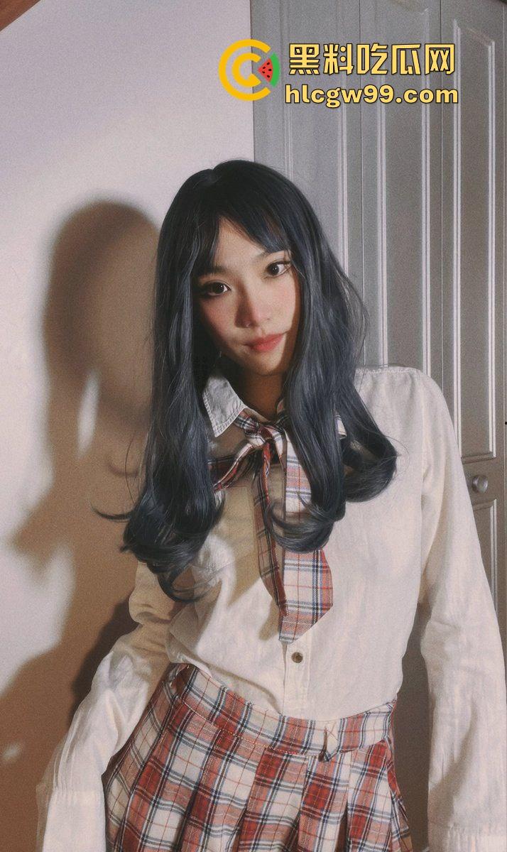 P站亚洲女王『刘悦』大战洋屌男友，开局带闺蜜双龙戏珠，丝足四脚齐上阵乱舞，这待遇堪比帝王级伺候！