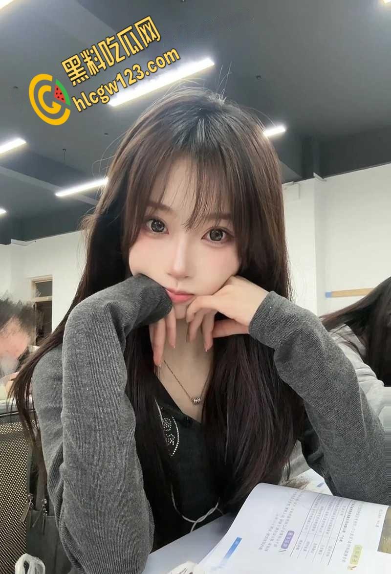 广西科技大学高颜值【陈曦】 , 渣男前男友曝光后入狂操，舔穴特写淫笑真是条母狗！