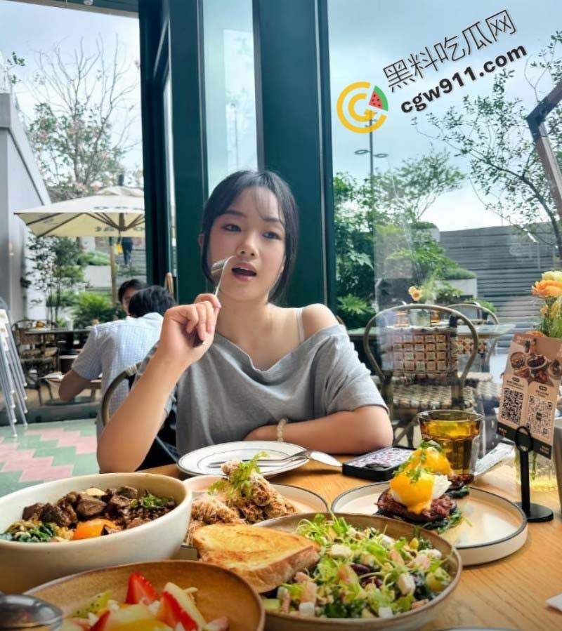 广州清纯学霸【李悦】白天是才女，夜晚化身淫艳女神，被金主无情束缚调教，道具插逼淫荡本性尽情展现