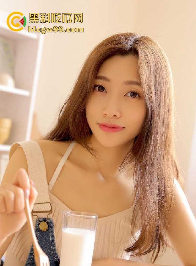 性爱小课堂！香港小姐姐妹用自己的身体零距离讲解胸部坚挺度以及阴部构造 快来抢沙发学起来！