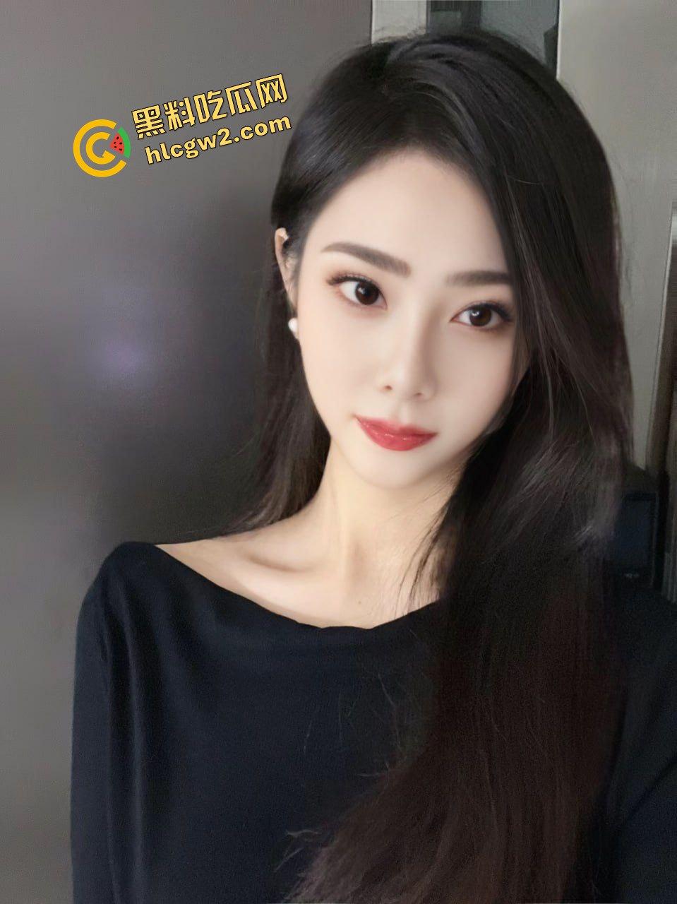 云南反差婊高挑母狗『冯玉晶』擦边朋友圈钓鱼 露奶诱惑土豪约操 ！SM情趣内衣猛怼！独家流出！