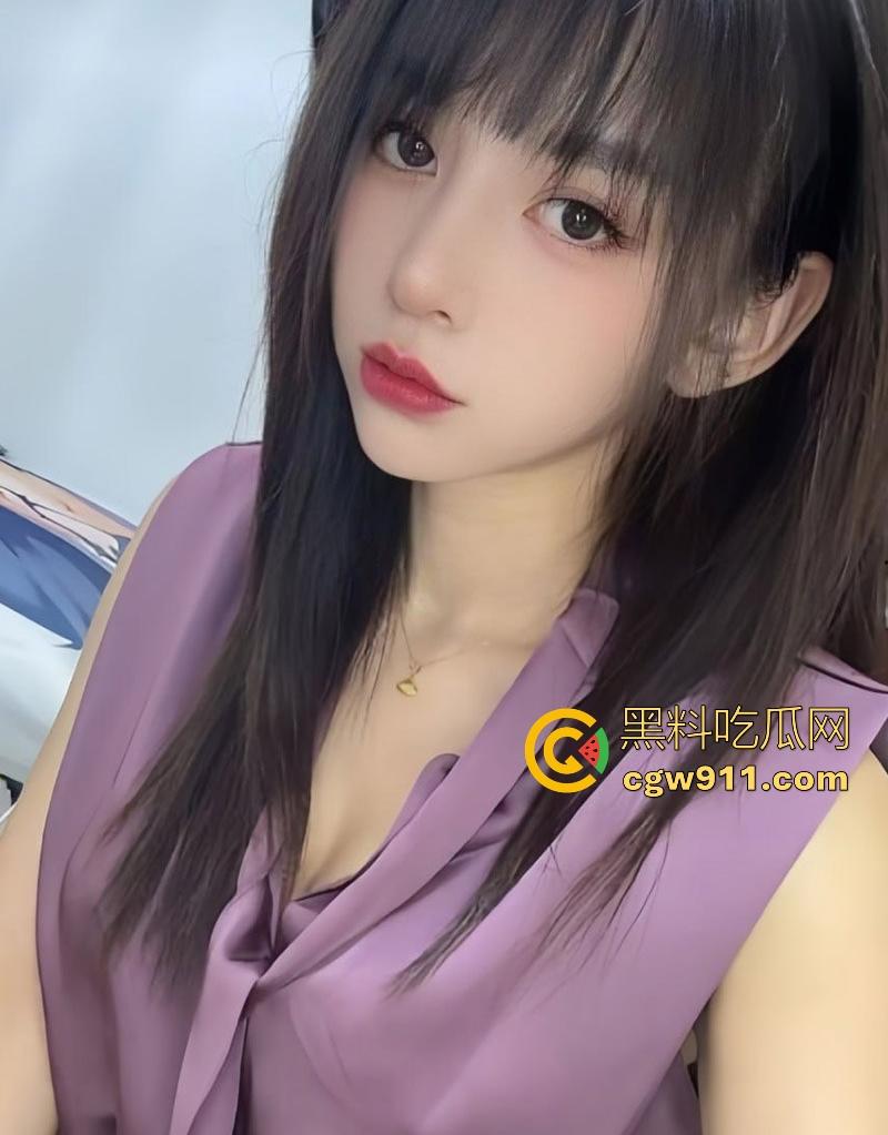 深圳超嫩反差母狗【樊柔莹】情趣装自拍撩富二代，酒店浴室后入骑乘，边操边自拍，骚的一批！