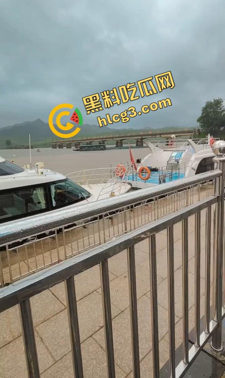 丹东鸭绿江告急！中朝两国放水泄洪，跨国大水灾一夜吞没整个边境