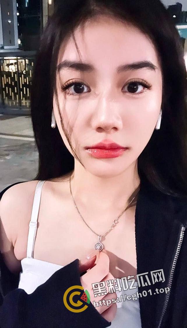 研究生的肉片！重磅流出 上海交大女研究生的粉嫩鲍鱼 极品口活 难道研究的就是这个吗