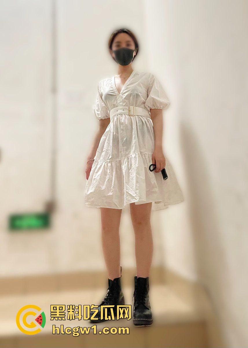 独家猛料！对门人妻少妇怕【蒋婷婷】竟是极品白虎，瓜友约炮被顶到不行，BUFF全开直接爽翻天！