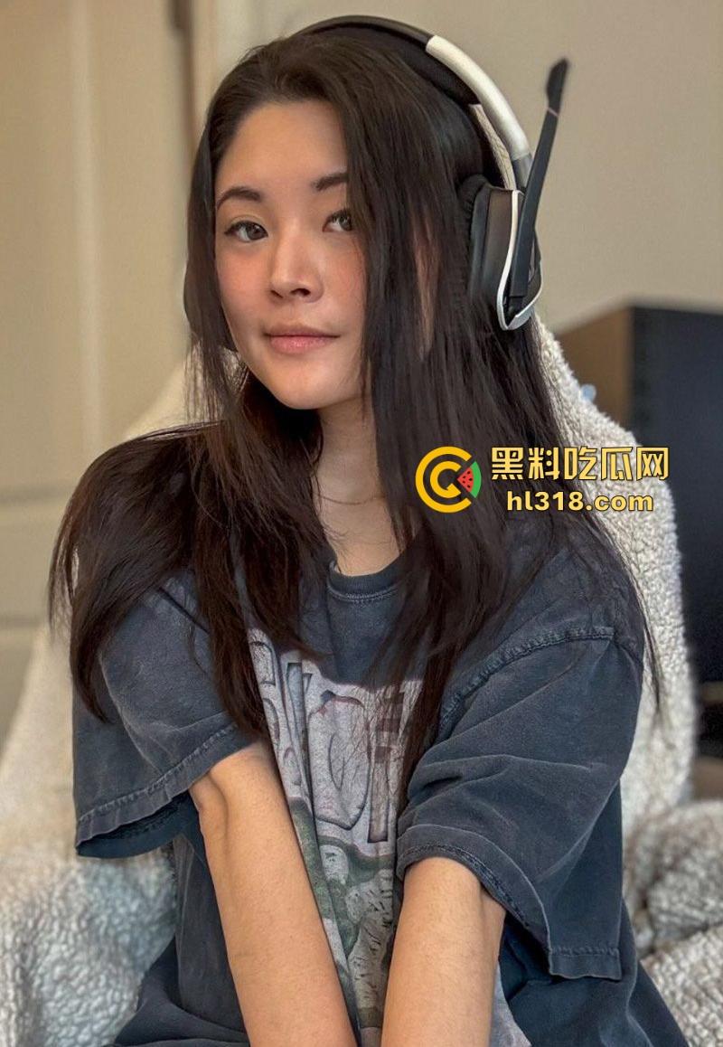 巨乳少妇诱惑自慰视频流出，黑丝大长腿性感撩人，巨乳喷奶挑逗极具风骚 ，超级淫荡！