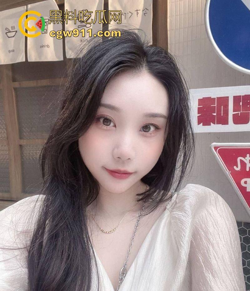 约炮浙江大学【胡雯璨】私密视频流出，床上揉胸吃鸡狂秀舌技，巨乳撅起被内射，跟学校的她完全相反！