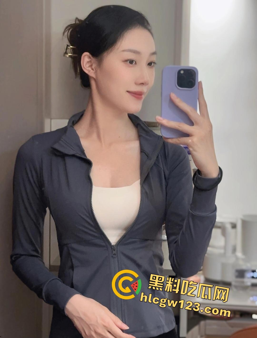 哺乳期巨乳孕妇人妻偷情！饥渴骚货奶子胀的不行，大喊‘“把我的奶水挤出来”！