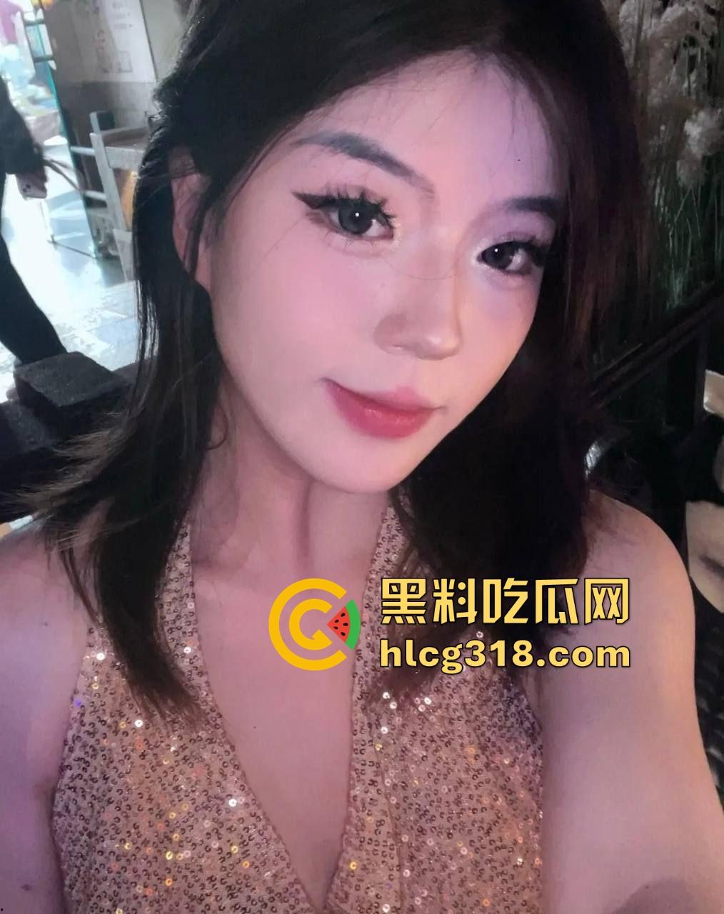 美臀都要被打烂了！缅北会所女模业绩不达标的下场，小黑屋内皮鞭加棍棒狠抽翘臀，看着很心疼！