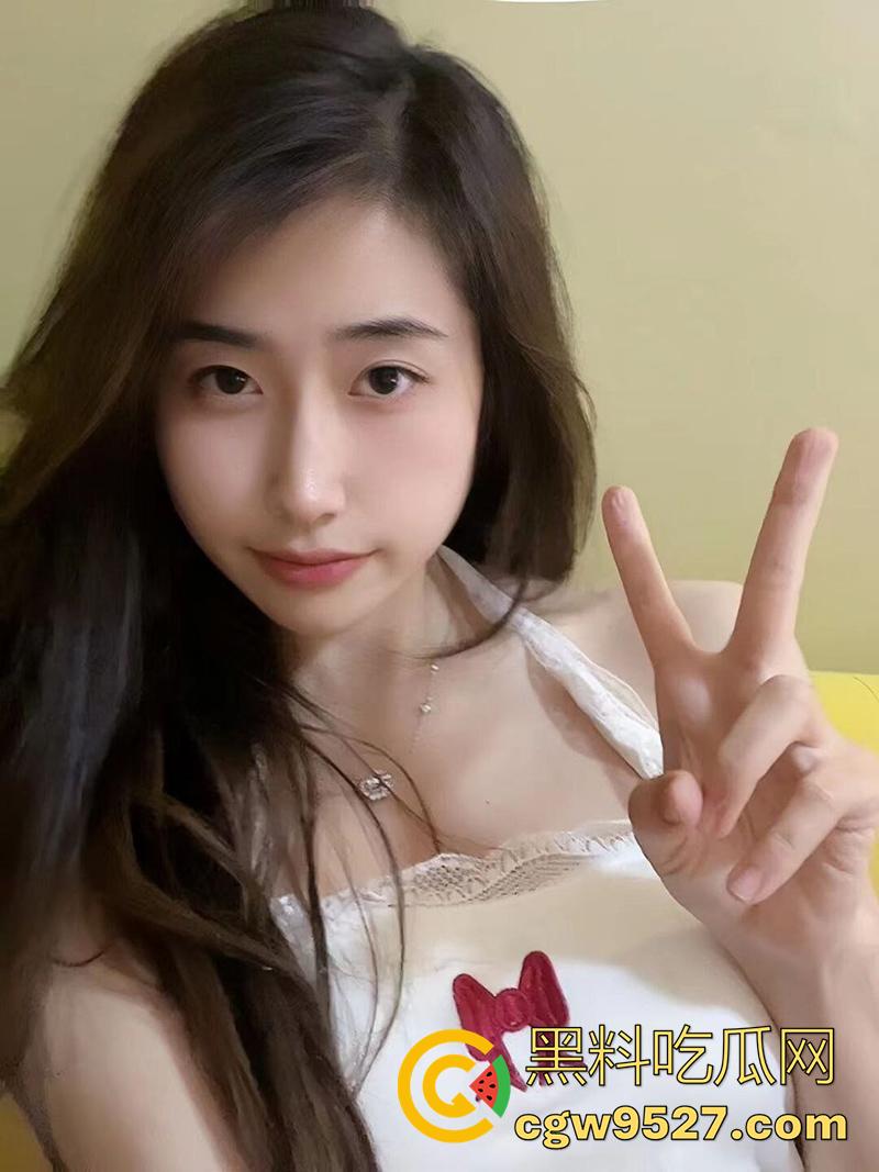 广州职业技师学院【苏婷】，背着男友和闺蜜旅游，喝多被两男轮流爆操，还偷情闺蜜男友，真是骚没边了！